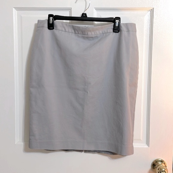 Liz Claiborne Grey Pencil, Size 14, Cotton & Spandex, Career Style, EUC - Picture 1 of 7